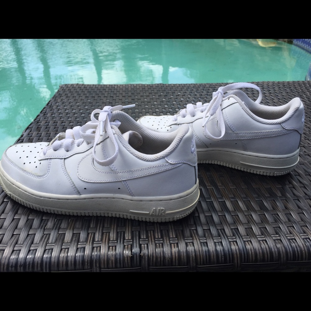 NIKE AIR FORCE 1